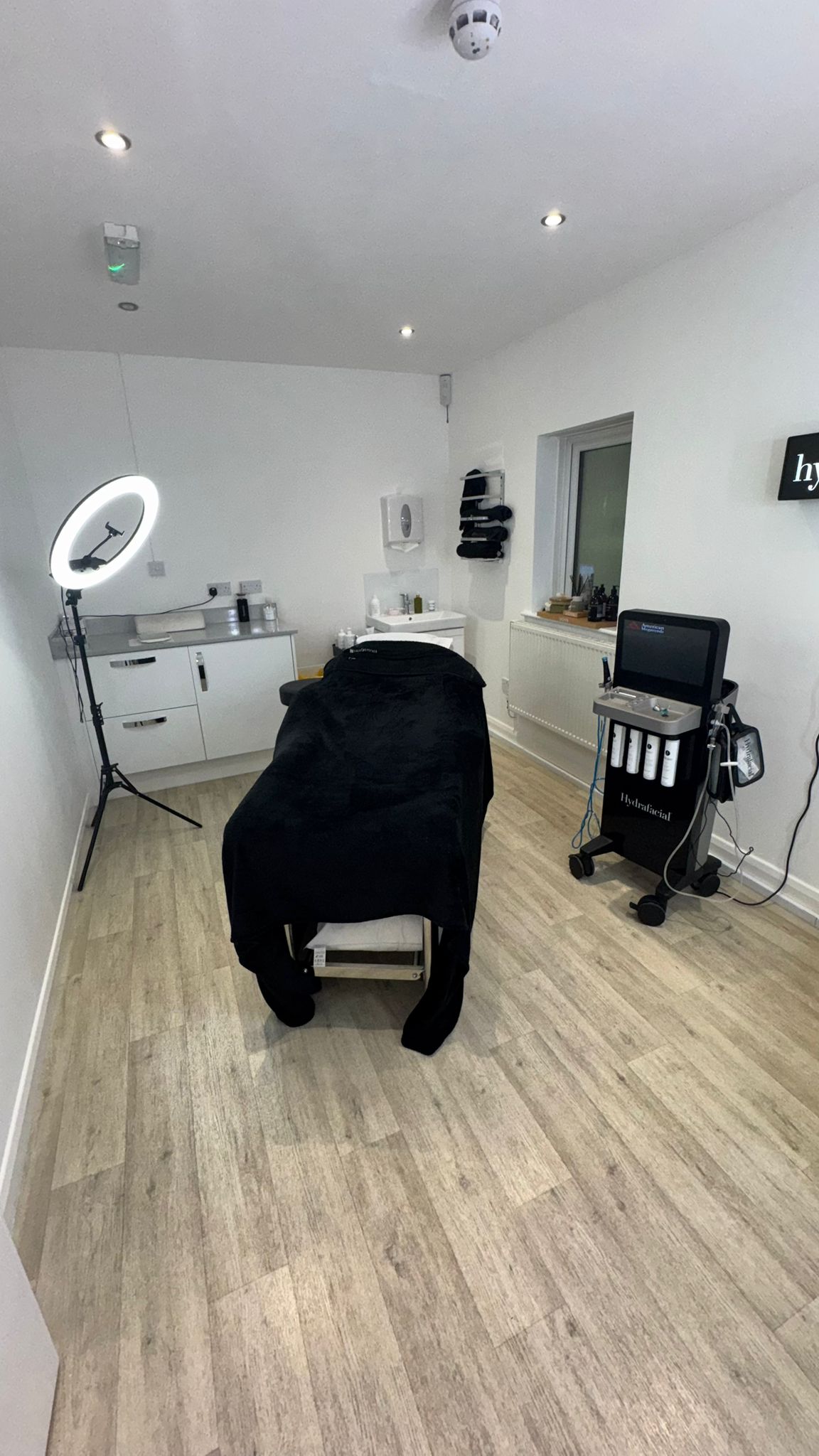 Medipro Clinics HydraFacial treatment room